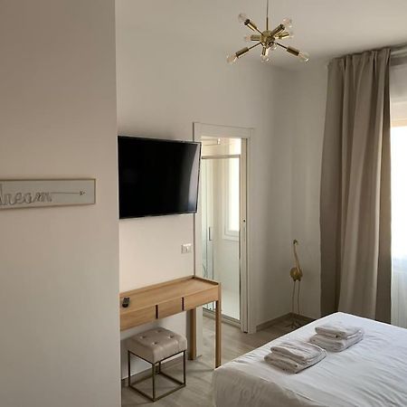 Trilocale Con Vista E Due Bagni Vicino Citylife Apartment Milan Exterior photo